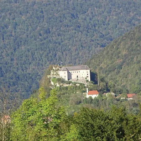 4 Bedroom Lovely In Kostel بيت للعطل *