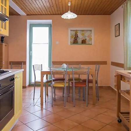 4 Bedroom Lovely In Kostel